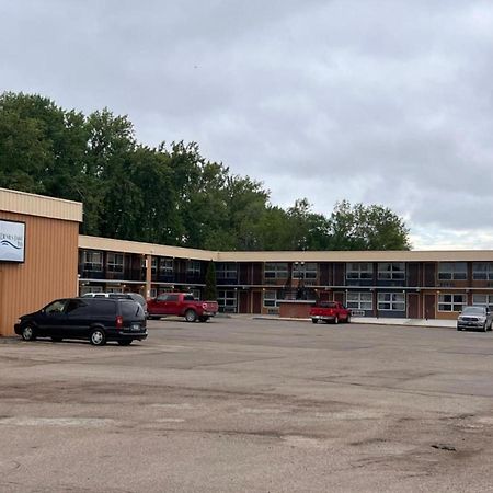Devils Lake Inn By Oyo Near Devils Lake Regional Airport Exterior foto